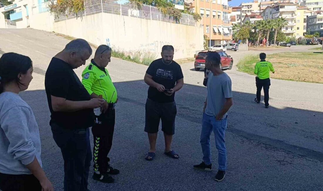 Manavgat’ta İki Araç Çarpıştı: 9 Aylık Bebek Hastaneye Sevk Edildi Antalya'nın Manavgat ilçesinde iki aracın çarpışması sonucu meydana gelen kazada,