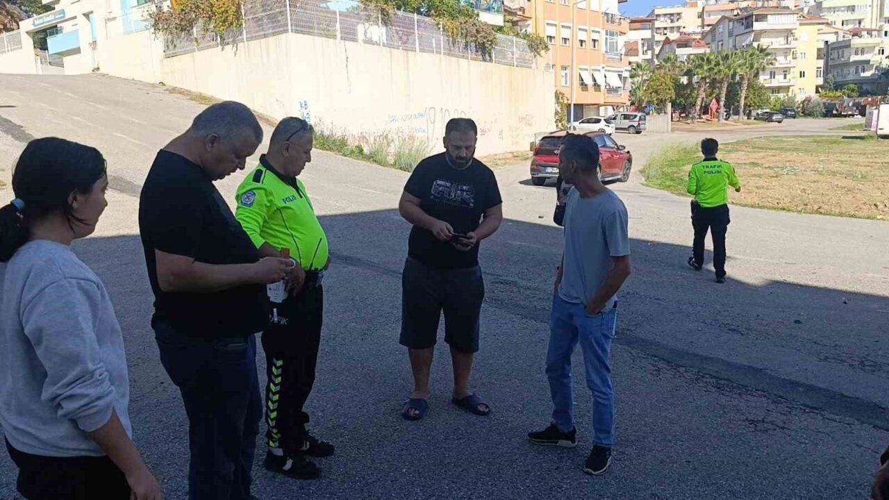 Manavgat’ta İki Araç Çarpıştı: 9 Aylık Bebek Hastaneye Sevk Edildi