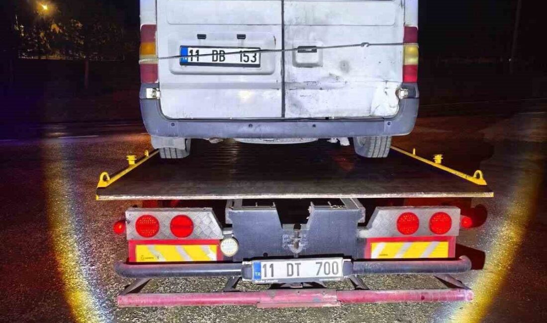 Bilecik'te jandarma, Söğüt-Bozüyük kara yolunda gerçekleştirdiği denetimde 11 DB 153