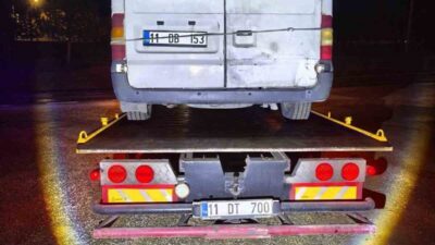 Bilecik'te jandarma, Söğüt-Bozüyük kara yolunda gerçekleştirdiği denetimde 11 DB 153