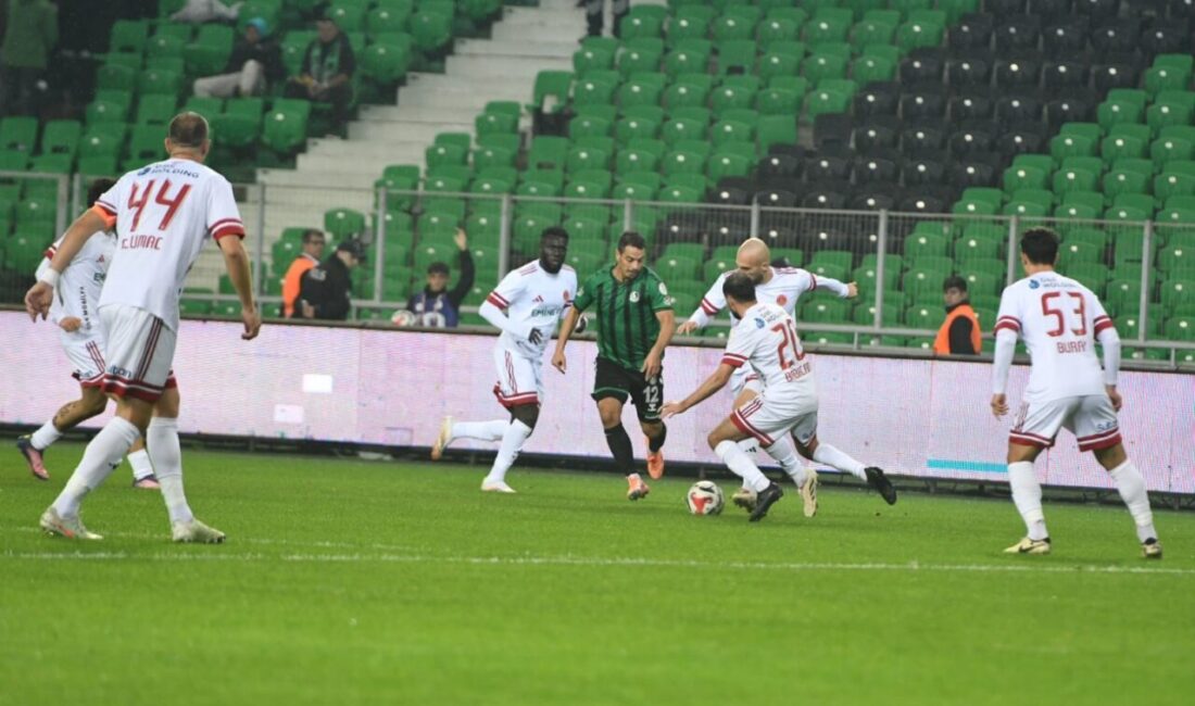 Sakaryaspor ve Ümraniyespor 1-1 Beraberlik ile Ayrıldı, Maçta Kısa Süreli Çekişme Hakim Oldu Trendyol 1. Lig'in 15. haftasında Sakaryaspor, evinde Ümraniyespor ile 1-1