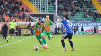 Trendyol Süper Lig'in 13. haftasında Corendon Alanyaspor, Kasımpaşa'yı 1-0 önde