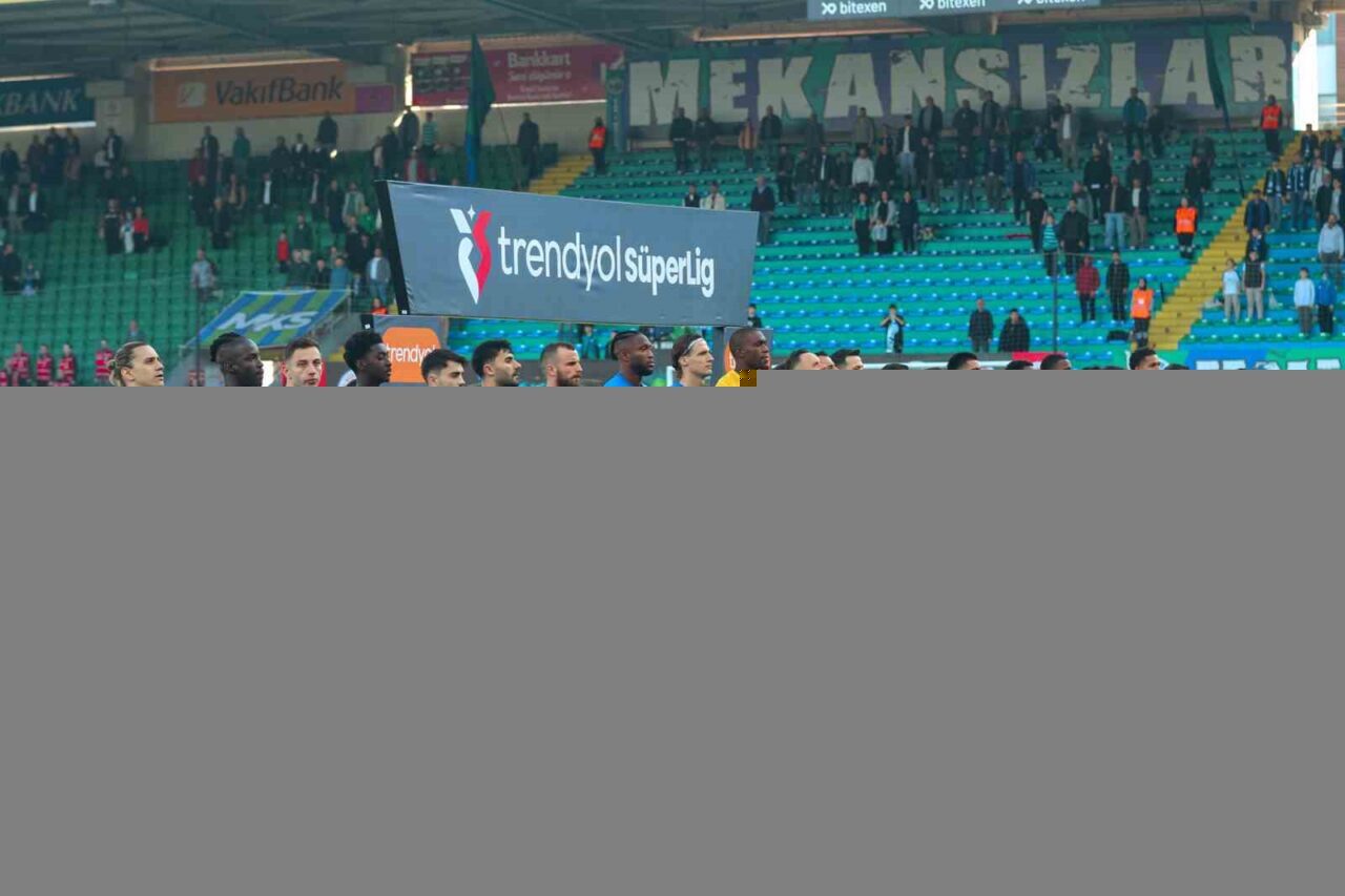 Trendyol Süper Lig'in 14. haftasında, Çaykur Rizespor ile Kayserispor'un karşılaştığı