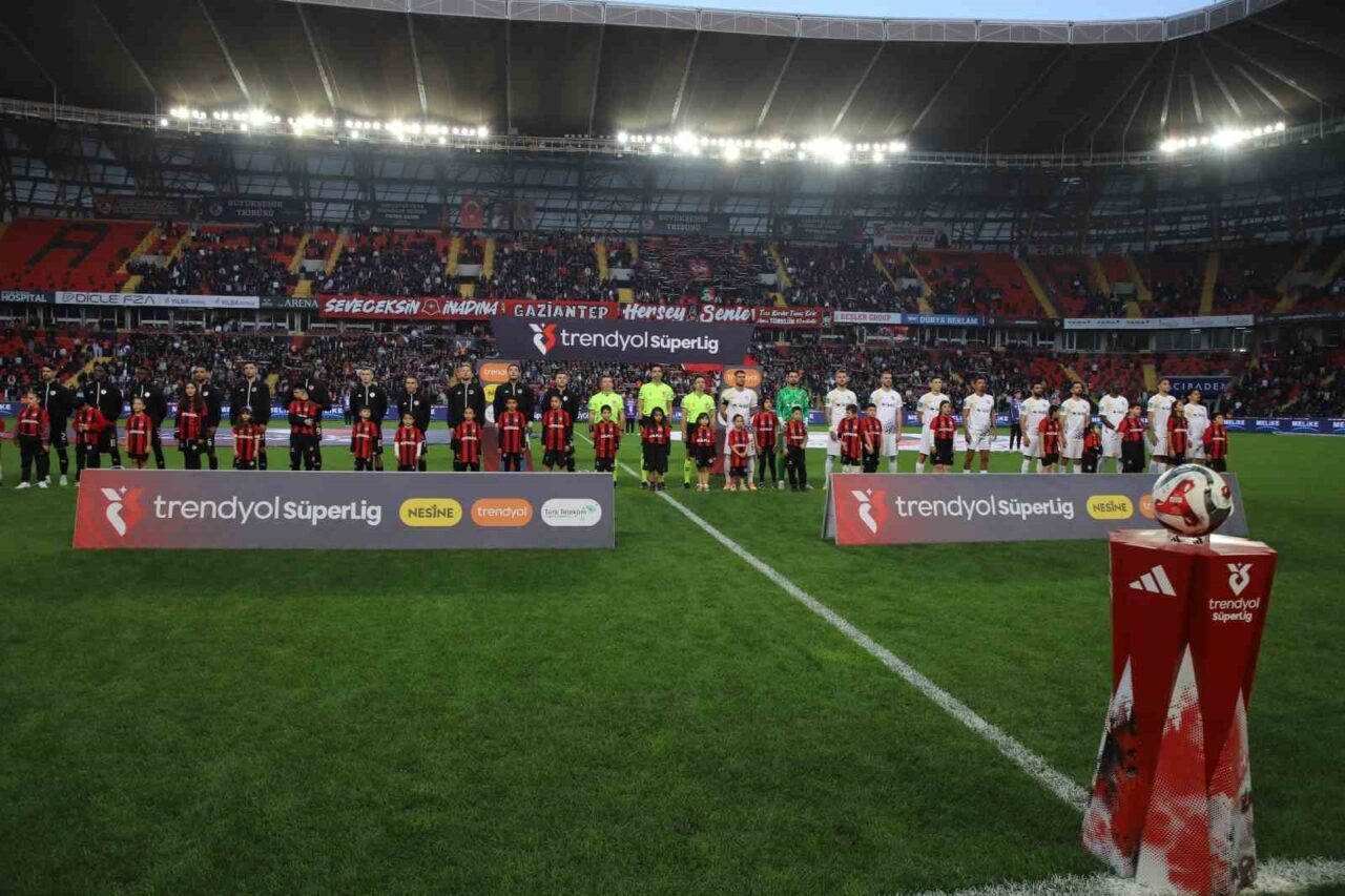 Trendyol Süper Lig'in 14. haftasında Gaziantep FK, Eyüpspor'u konuk ediyor.