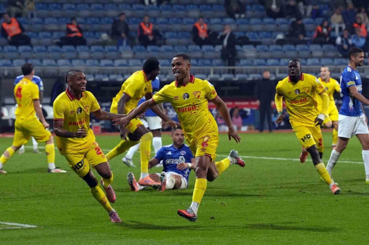 Kasımpaşa, Göztepe’ye Evinde 2-0 Yenilerek Kayıp Yaşadı