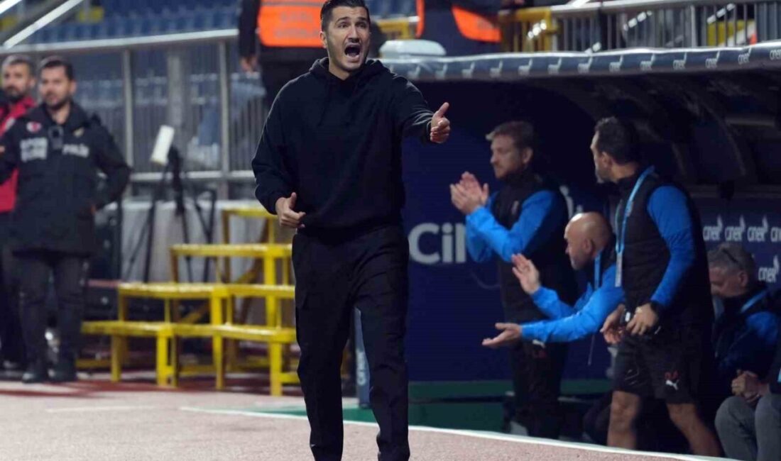 Kasımpaşa, RAMS Başakşehir’e Karşı İlk Yarıyı 2-0 Geride Tamamladı Trendyol Süper Lig'in 14. haftasında Kasımpaşa, Başakşehir ile karşı karşıya