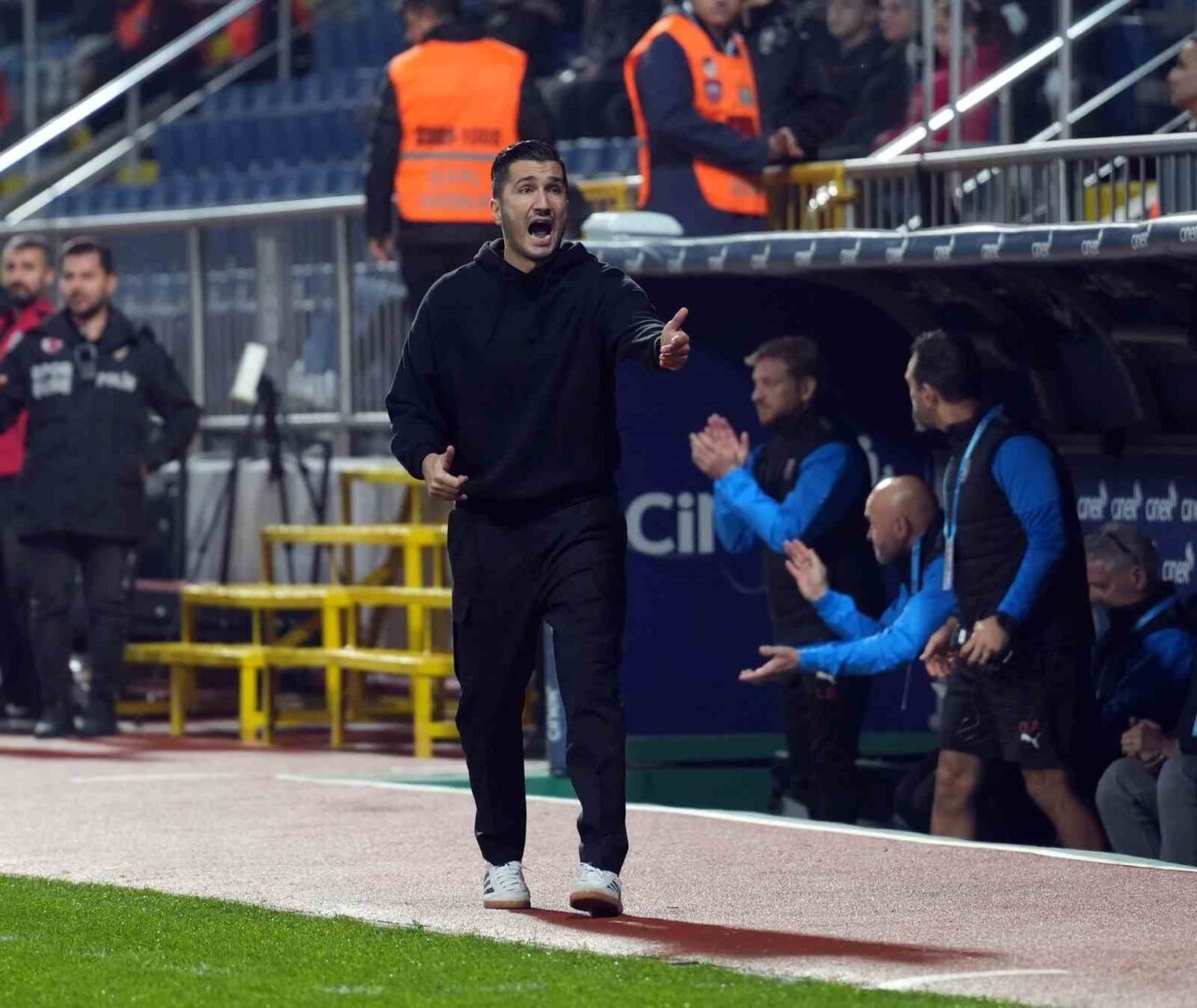 Kasımpaşa, RAMS Başakşehir’e Karşı İlk Yarıyı 2-0 Geride Tamamladı