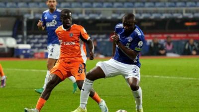 Trendyol Süper Lig'in 14. haftasında RAMS Başakşehir, Kasımpaşa'yı 3-1 yendi.