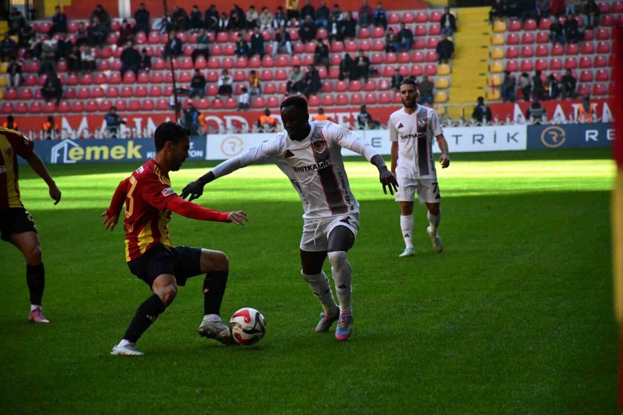 Trendyol Süper Lig 13. haftasında Kayserispor, Gaziantep FK ile karşılaştı.