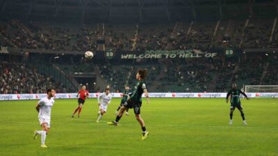 Trendyol Süper Lig'in 14. haftasında Kocaelispor, Gençlerbirliği'ni 1-0'lık skorla önde