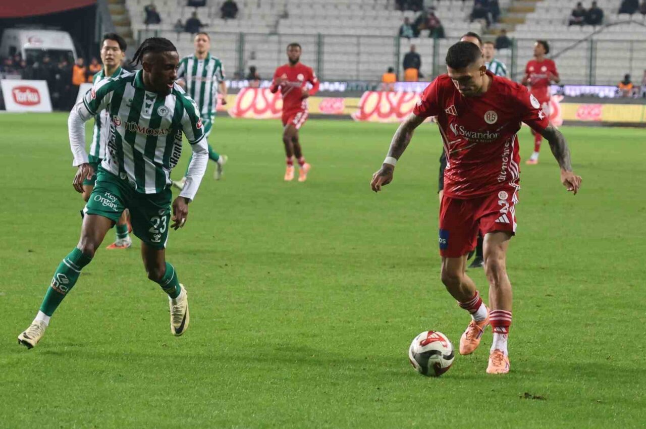 Trendyol Süper Lig'de Konyaspor, Antalyaspor ile 0-0 berabere kaldı. Maçta