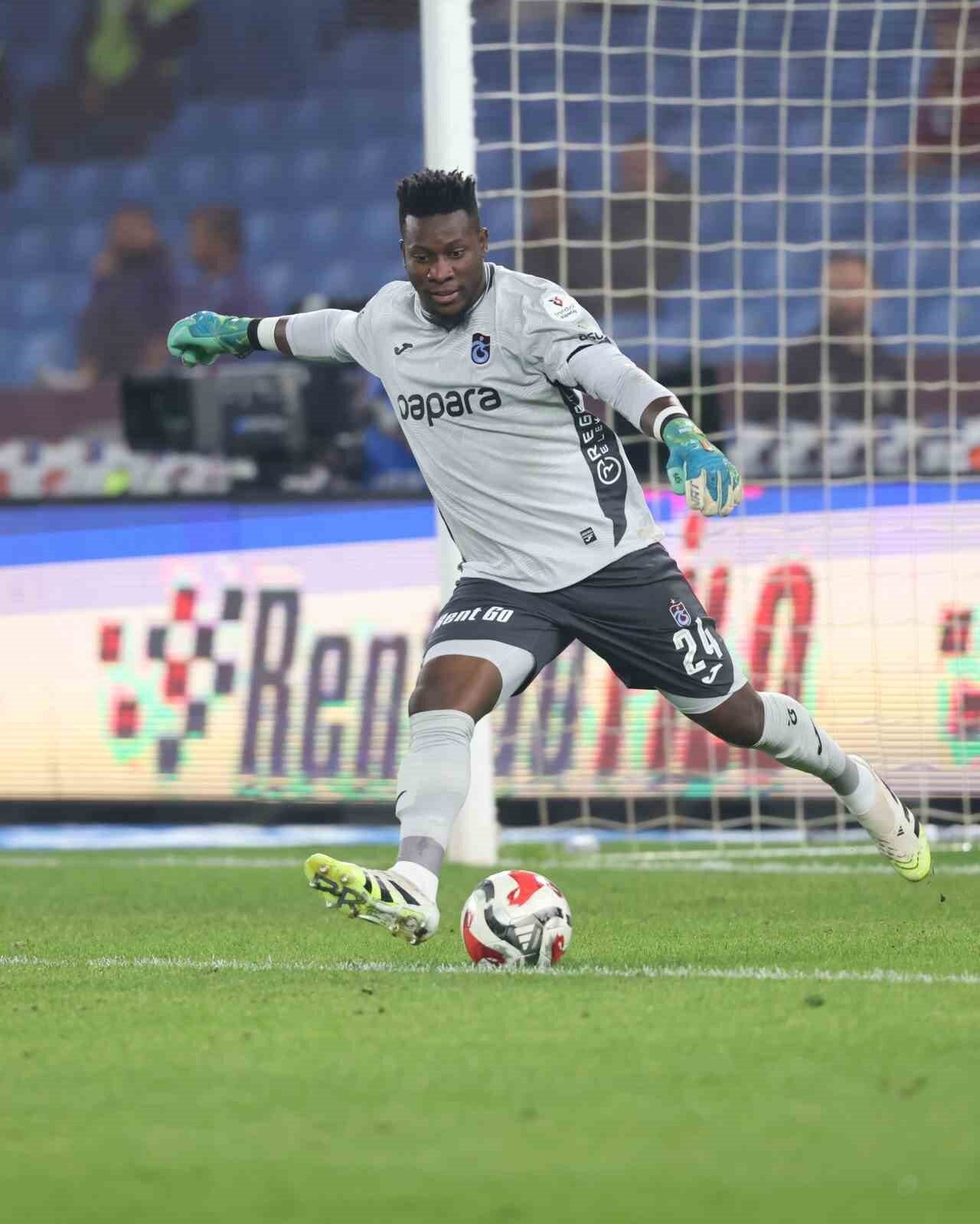 Trendyol Süper Lig'de Trabzonspor, Corendon Alanyaspor ile 1-1 berabere kaldı.