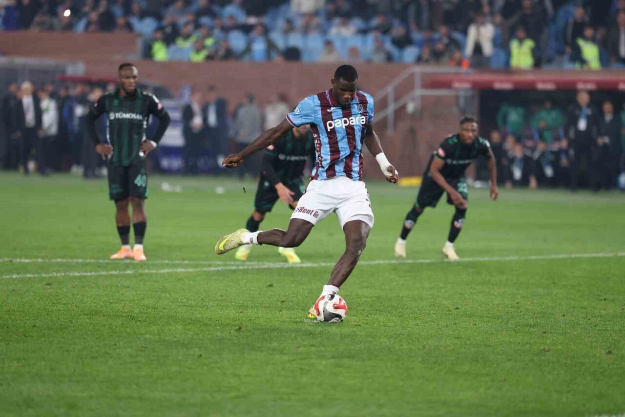 Trendyol Süper Lig'de Trabzonspor, Konyaspor ile 14. hafta mücadelesinde 1-1
