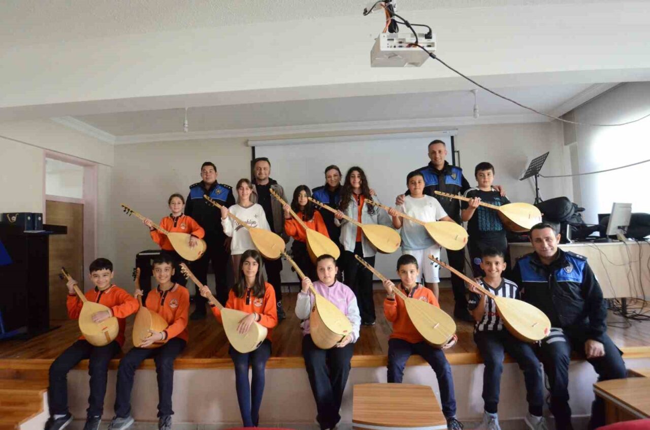 Tunceli Emniyet Müdürlüğü, öğrencilere yönelik kişisel gelişim projeleri kapsamında çeşitli