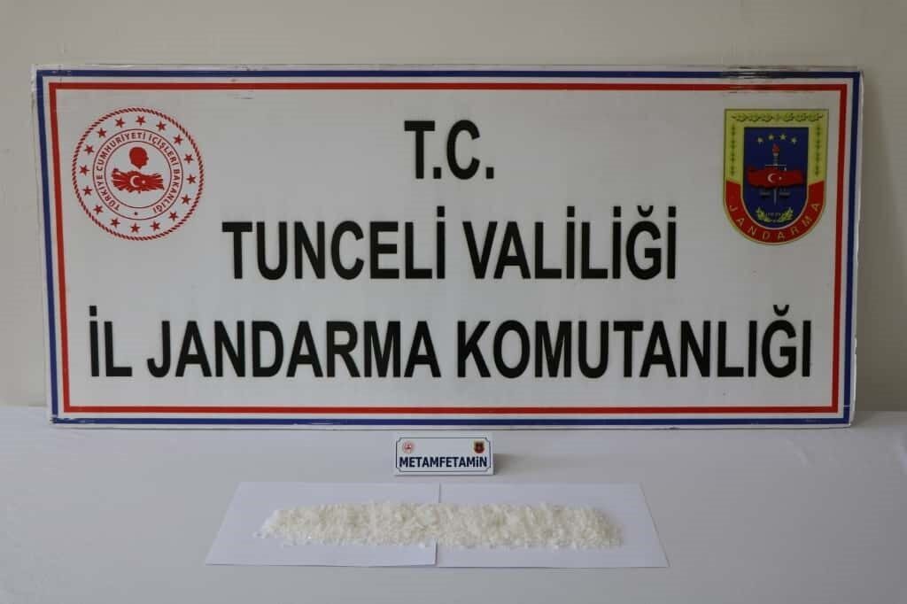 Tunceli'de gerçekleştirilen bir operasyonda, uyuşturucu ticareti yaptığı belirlenen M.Ç. ve