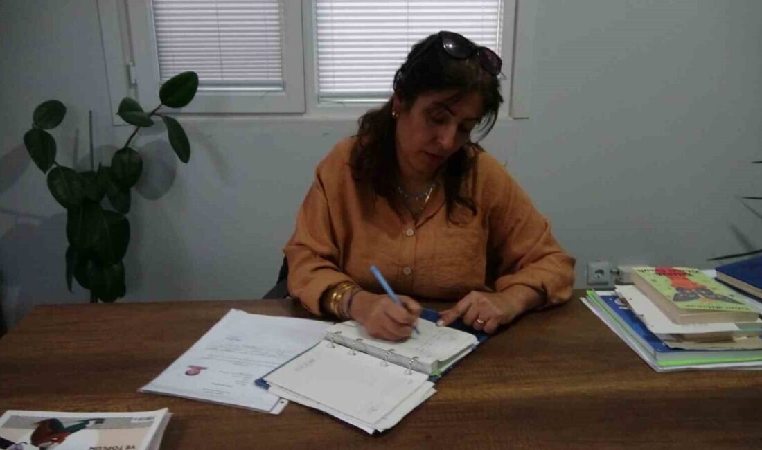 Tunceli'nin Atatürk Mahallesi'nin muhtarı Selma İzci, kentteki tek kadın muhtar