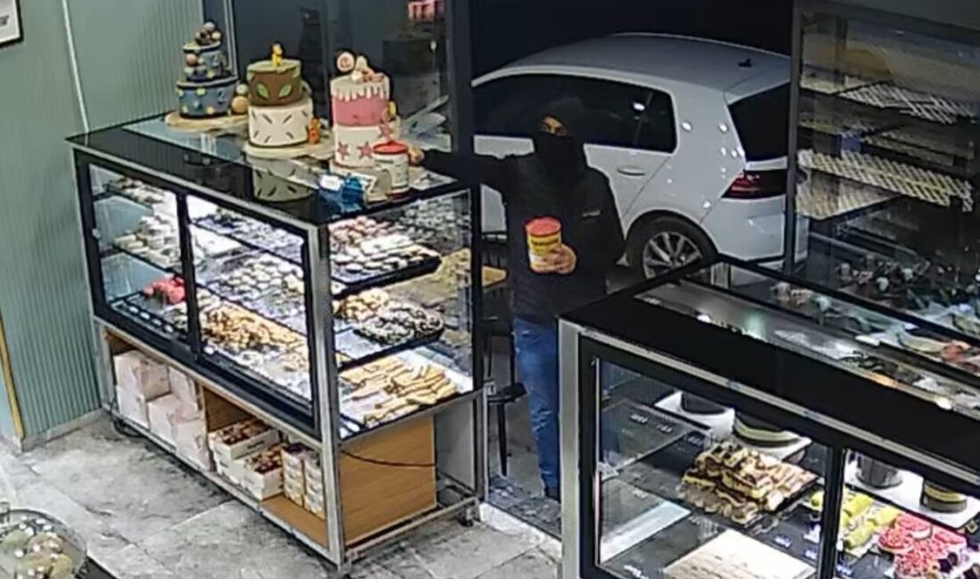 Manisa'nın Turgutlu ilçesinde, SMA hastası Feyyaz Alperen için bağış toplayan