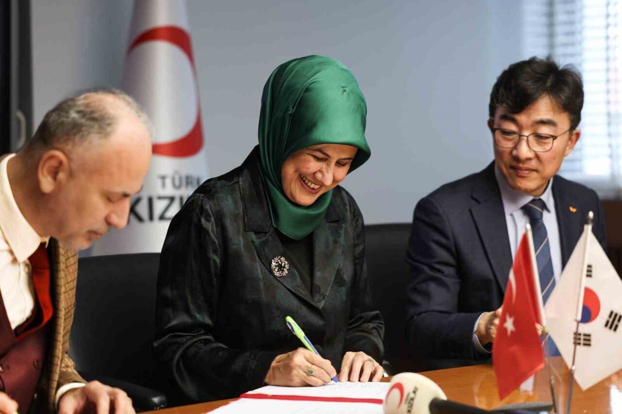 Türk Kızılay ve Güney Koreli SK Plasma, Türkiye'nin ilk plazma