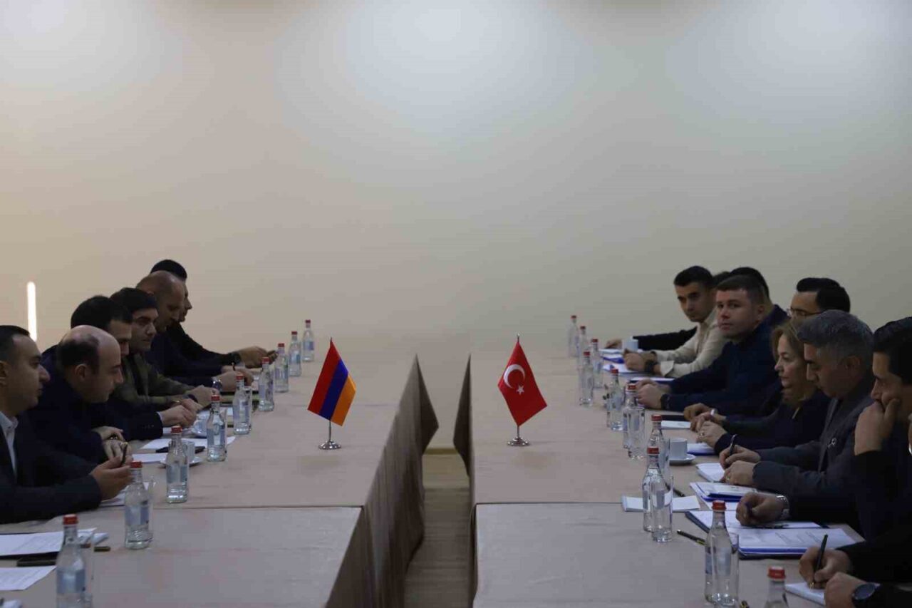 Dışişleri Bakanlığı, Türkiye ve Ermenistan arasındaki Kars-Gümrü demiryolunun yeniden işlevselleştirilmesi