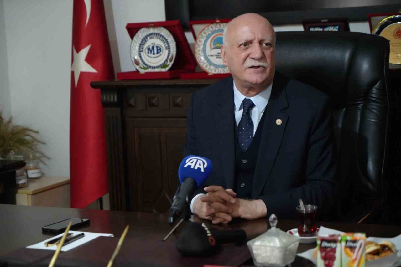 Türkiye Ziraat Odaları Birliği Başkanı Şemsi Bayraktar, Bayburt'ta yaptığı ziyaretlerde