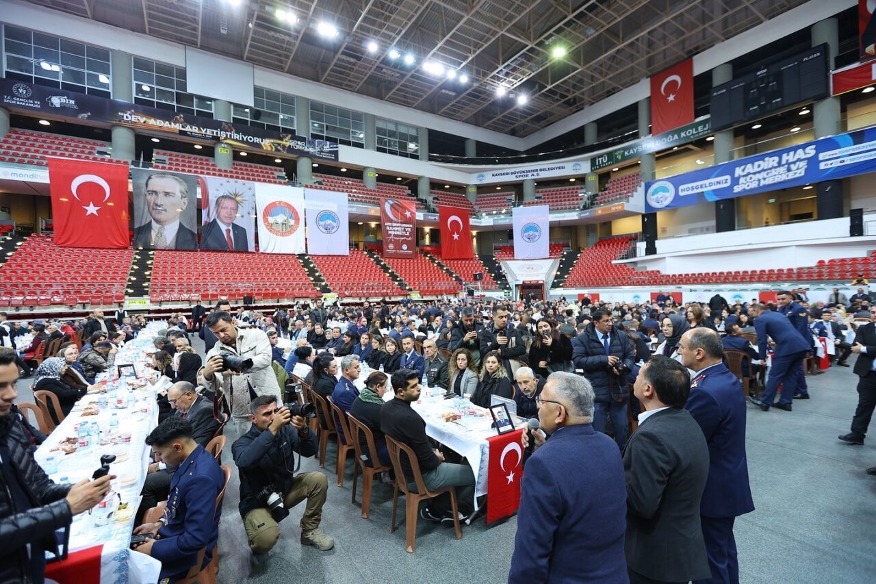 Kayseri Büyükşehir Belediye Başkanı Dr. Memduh Büyükkılıç ve Vali Gökmen