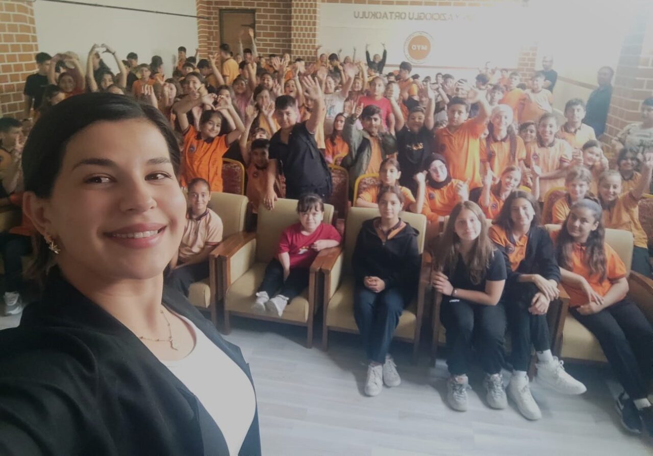 Karacabey Belediyesi, vatandaşların sağlıklı beslenme alışkanlıkları kazanmaları için ücretsiz diyet