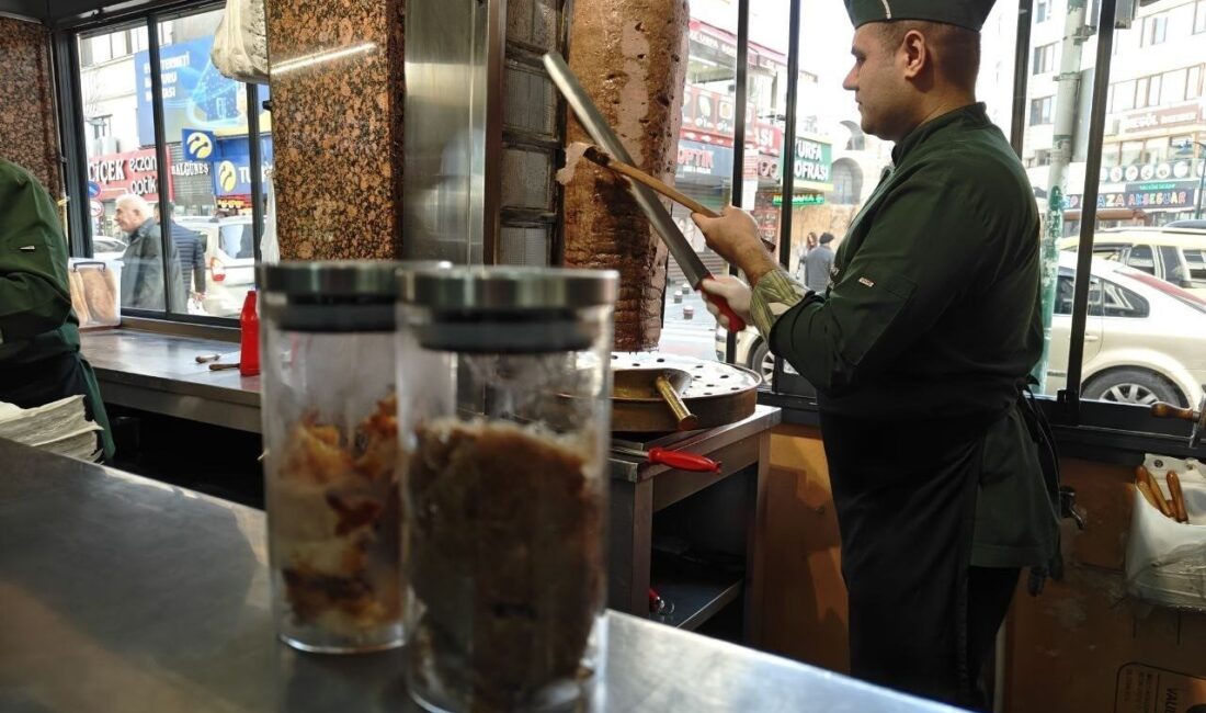 Kayseri Lokantacılar ve Pastacılar Odası Başkanı Altan Aydemir, gıda zehirlenmelerinin