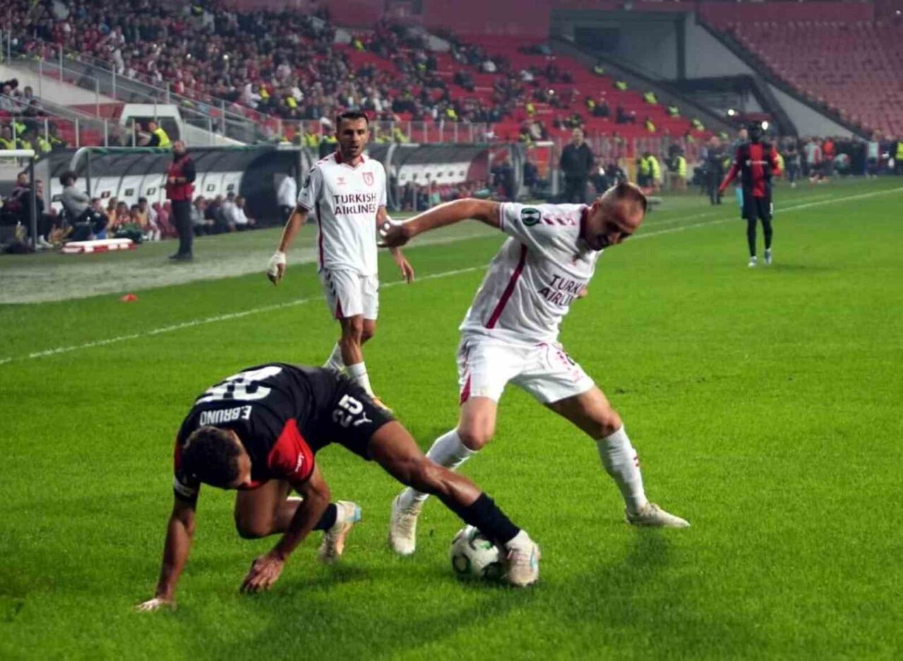 Samsunspor, UEFA Konferans Ligi 3. hafta mücadelesinde Hamrun'u 3-0 yenerek