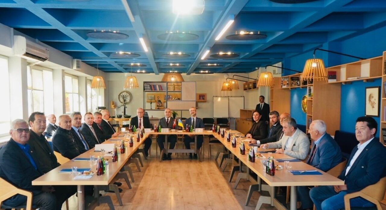 Ukrayna'nın Ankara Büyükelçisi Nariman Dzhelialov, Eskişehir Sanayi Odası'nı ziyaret etti.