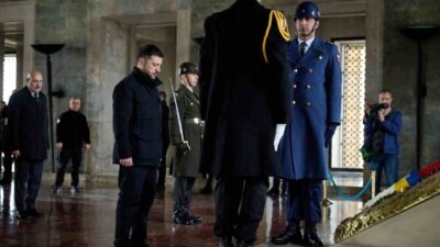 Ukrayna Devlet Başkanı Volodimir Zelenskiy, Ankara'daki resmi ziyaretinden önce Anıtkabir'i