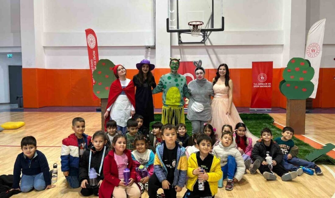 Ula Anaokulu’nda Gönüllü Gençlerden Unutulmaz Çocuk Tiyatrosu Etkinliği Düzenlendi Ula Gençlik ve Spor İlçe Müdürlüğü ile Uluslararası Gençlik Merkezi