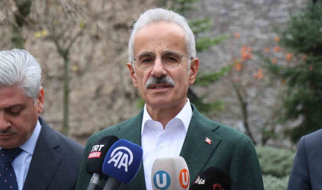 Ulaştırma ve Altyapı Bakanı Abdulkadir Uraloğlu, Karadeniz'deki KAIROS ve VIRAT