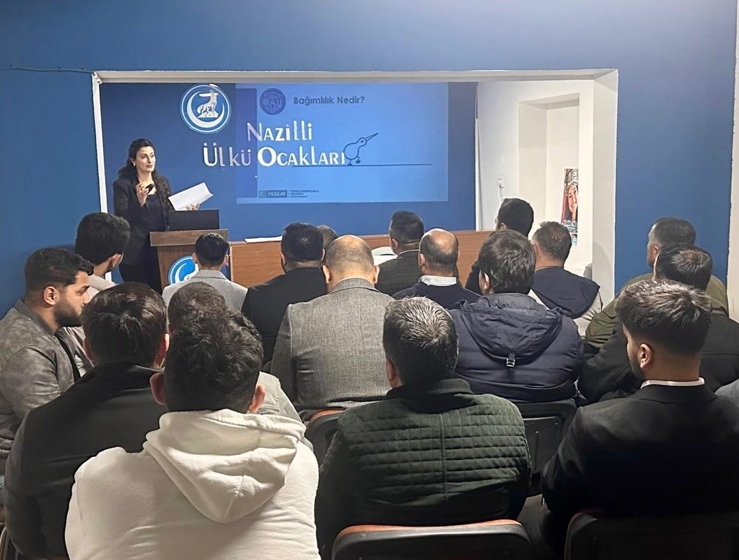 Nazilli'de Ülkü Ocakları tarafından düzenlenen "Madde Bağımlılığı ile Mücadele" semineri,