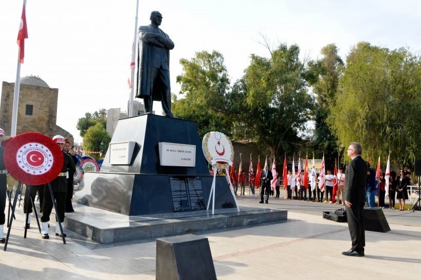 Gazi Mustafa Kemal Atatürk, vefatının 87. yıldönümünde KKTC'nin başkenti Lefkoşa'da