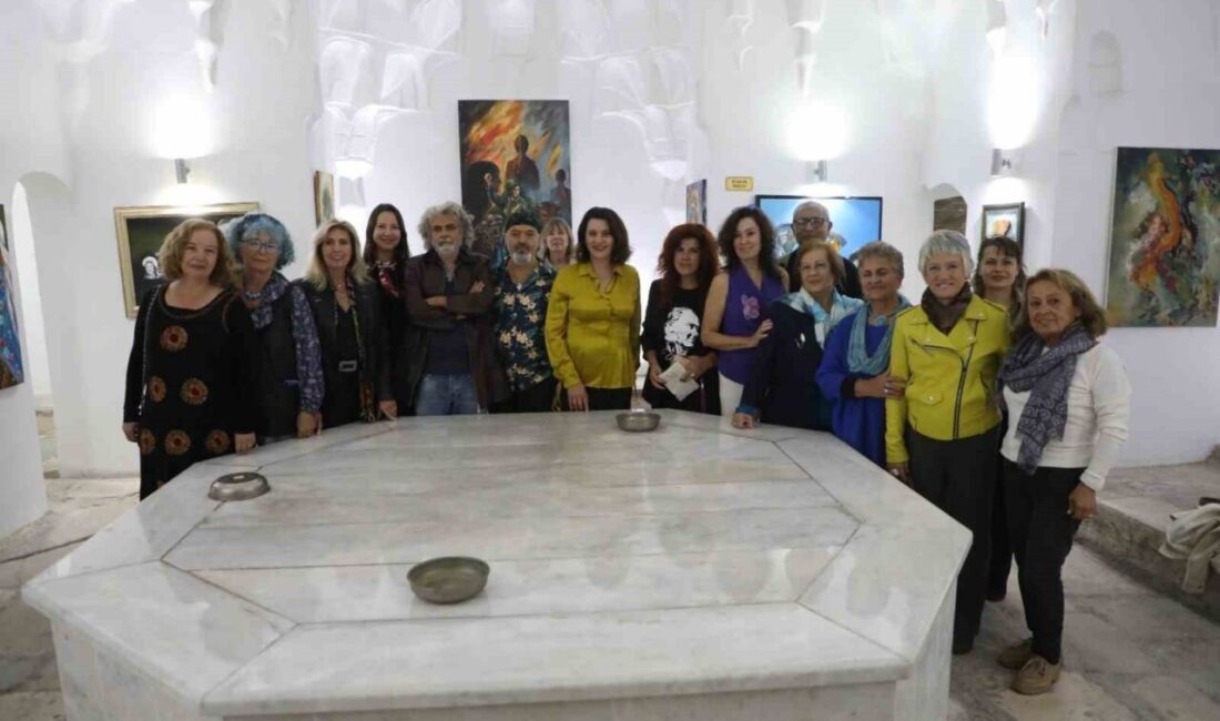 Muğla’da Uluslararası Ekim Geçidi Sergisi Sanatseverlerle Buluştu Muğla'da düzenlenen Uluslararası Ekim Geçidi, 24. yılına girdi. Gülsün Erbil'in