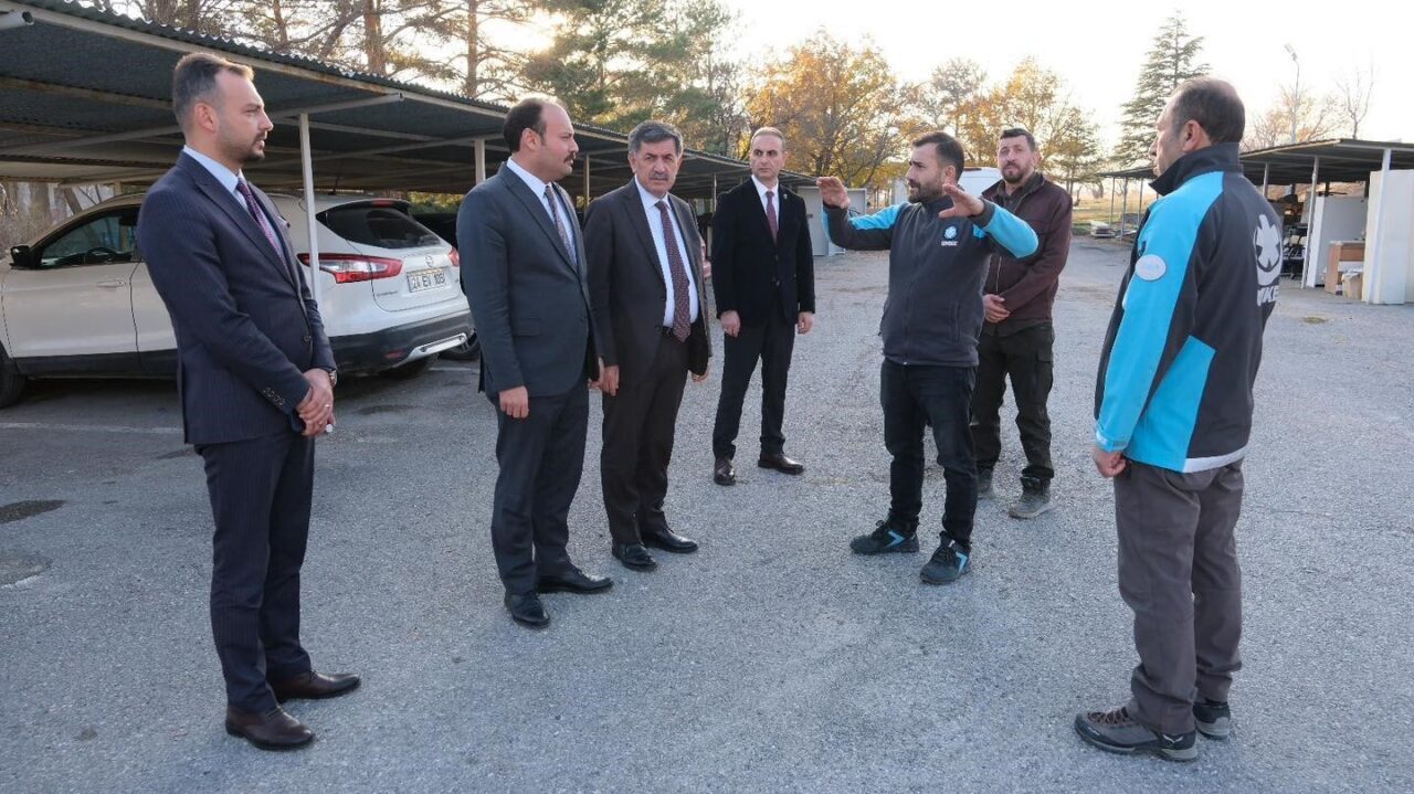 Erzincan Belediye Başkanı Aksun, UMKE Ekiplerini Ziyaret Etti ve Destek Sözü Verdi