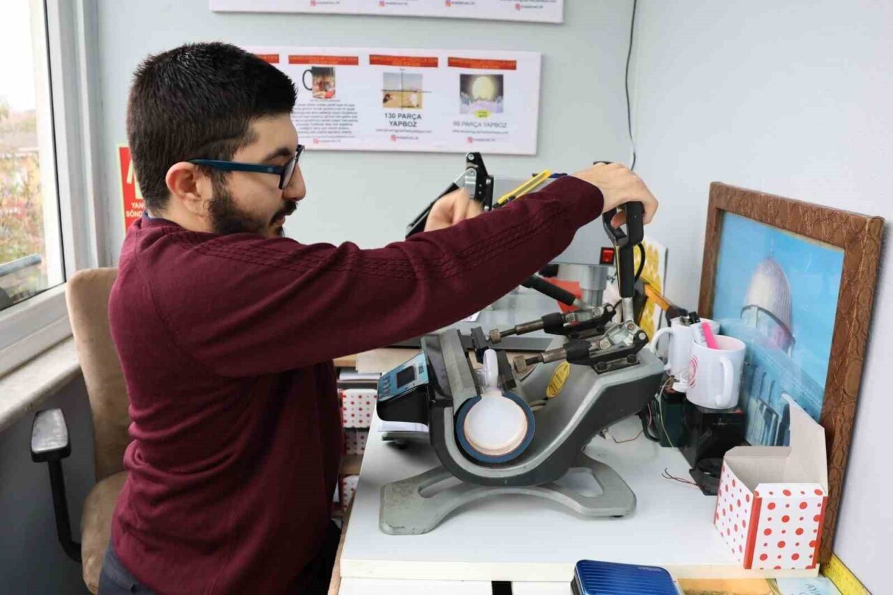 Ümraniye Belediyesi, Engelli Bireylerin Toplumsal Hayata Katılımını Destekleyerek Ekonomik Başarı Hikâyeleri Yazmalarına Yardımcı Oluyor