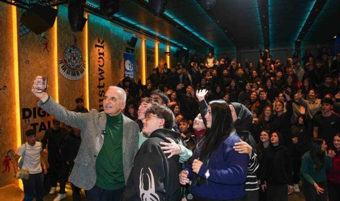 Ümraniye Belediye Başkanı İsmet Yıldırım, "Motivasyon Buluşmaları"na Asiye Ağaoğlu Anadolu