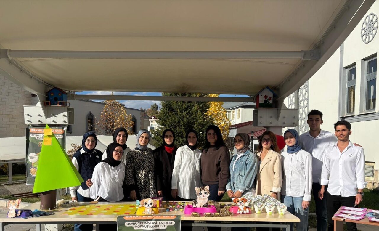 Sağlık Bilimleri Fakültesi Hemşirelik Bölümü 3. sınıf öğrencileri, Dr. Öğr.