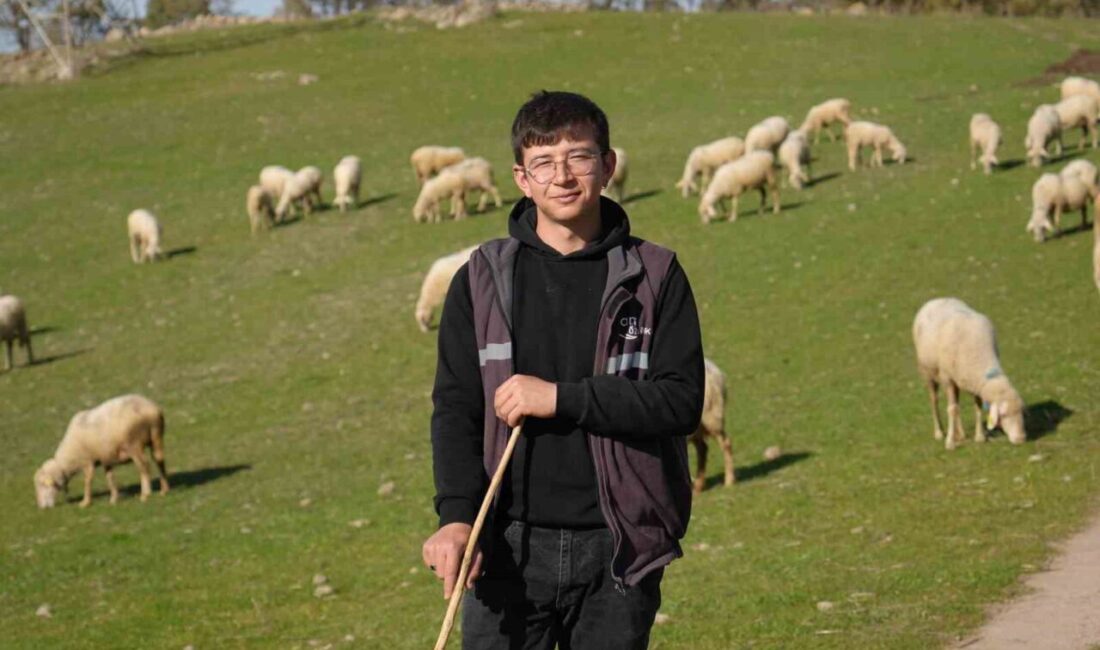 22 yaşındaki Furkan Aşık, mimarlık eğitiminin ardından doğduğu Balıkesir’in Dursunbey