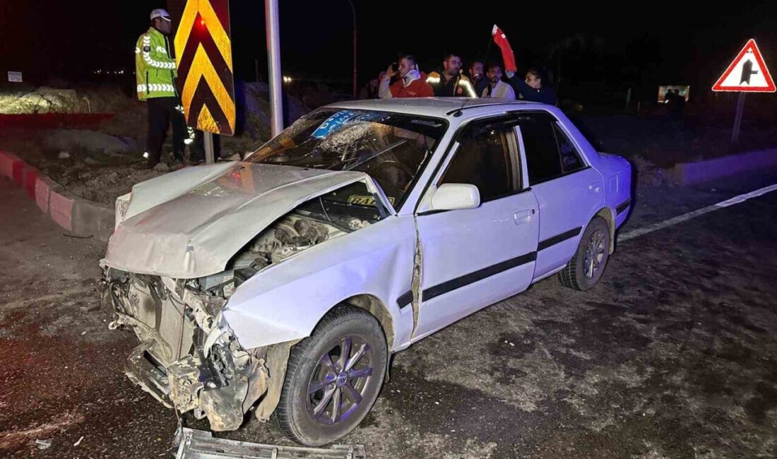 Uşak'ta meydana gelen çarpışmada, 20 yaşındaki N.Y. yönetimindeki otomobil ile