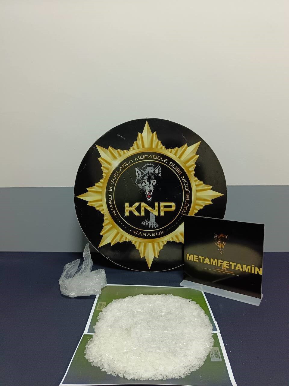 Karabük'te düzenlenen uyuşturucu operasyonlarında, 250 gram metamfetamin ve 8 gram