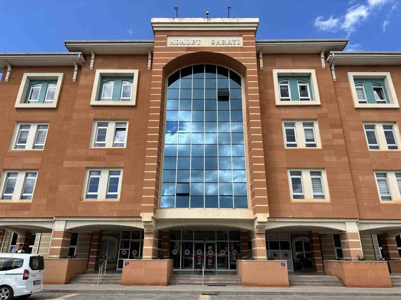 Kastamonu'da uyuşturucu operasyonunda yakalanan beş sanıktan dördü, 16 yıl 6