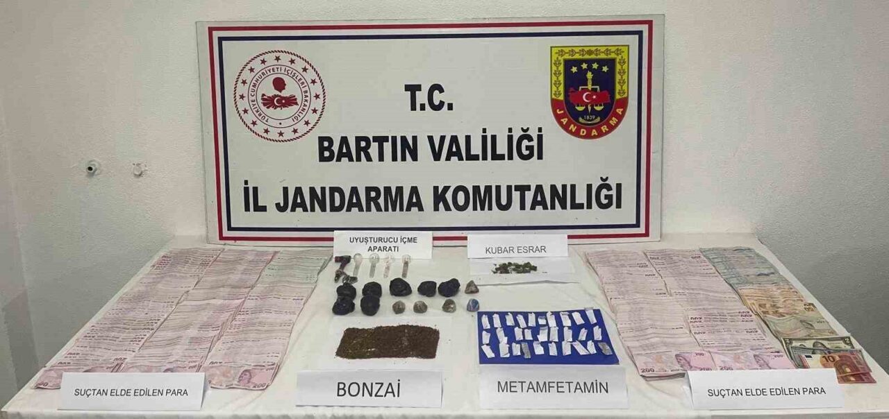 Bartın'da jandarma tarafından gerçekleştirilen operasyonda, uyuşturucu ticaretine karışan S.A. tutuklanarak