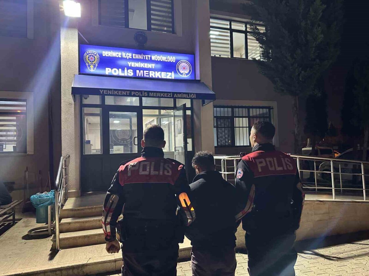 Kocaeli’de Şüpheli Kişinin Üzerinden 28 Gram Bonzai Çıktı, Tutuklandı