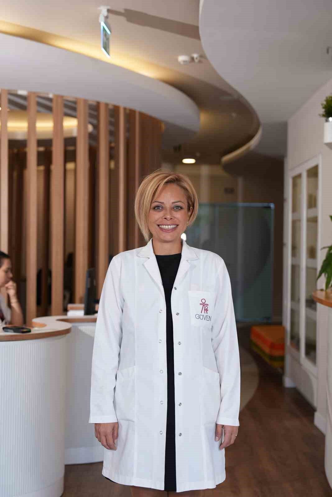 Göz Hastalıkları Uzmanı Doç. Dr. Refika Hande Karakahya, kataraktın dünya