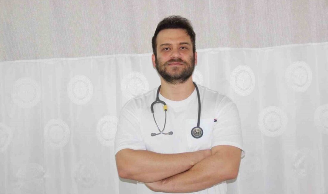 Sivas Devlet Hastanesi'nden Dr. Mustafa Kemal Kaya, zatürrenin soğuk algınlığı
