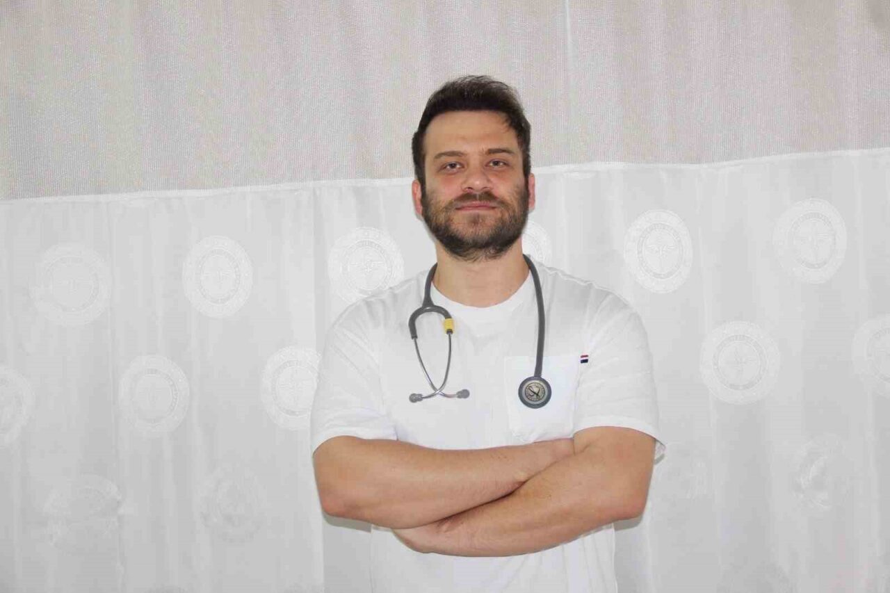 Sivas Devlet Hastanesi'nden Dr. Mustafa Kemal Kaya, zatürrenin soğuk algınlığı