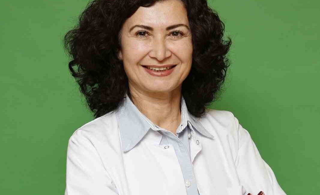 Migren Belirtileri ve Tedavi Yöntemleri Üzerine Acıbadem Hastanesi’nden Açılamalar Acıbadem Hastanesi Nöroloji Uzmanı Dr. Hülya Yıldız Bayar, migrenin çoğunlukla