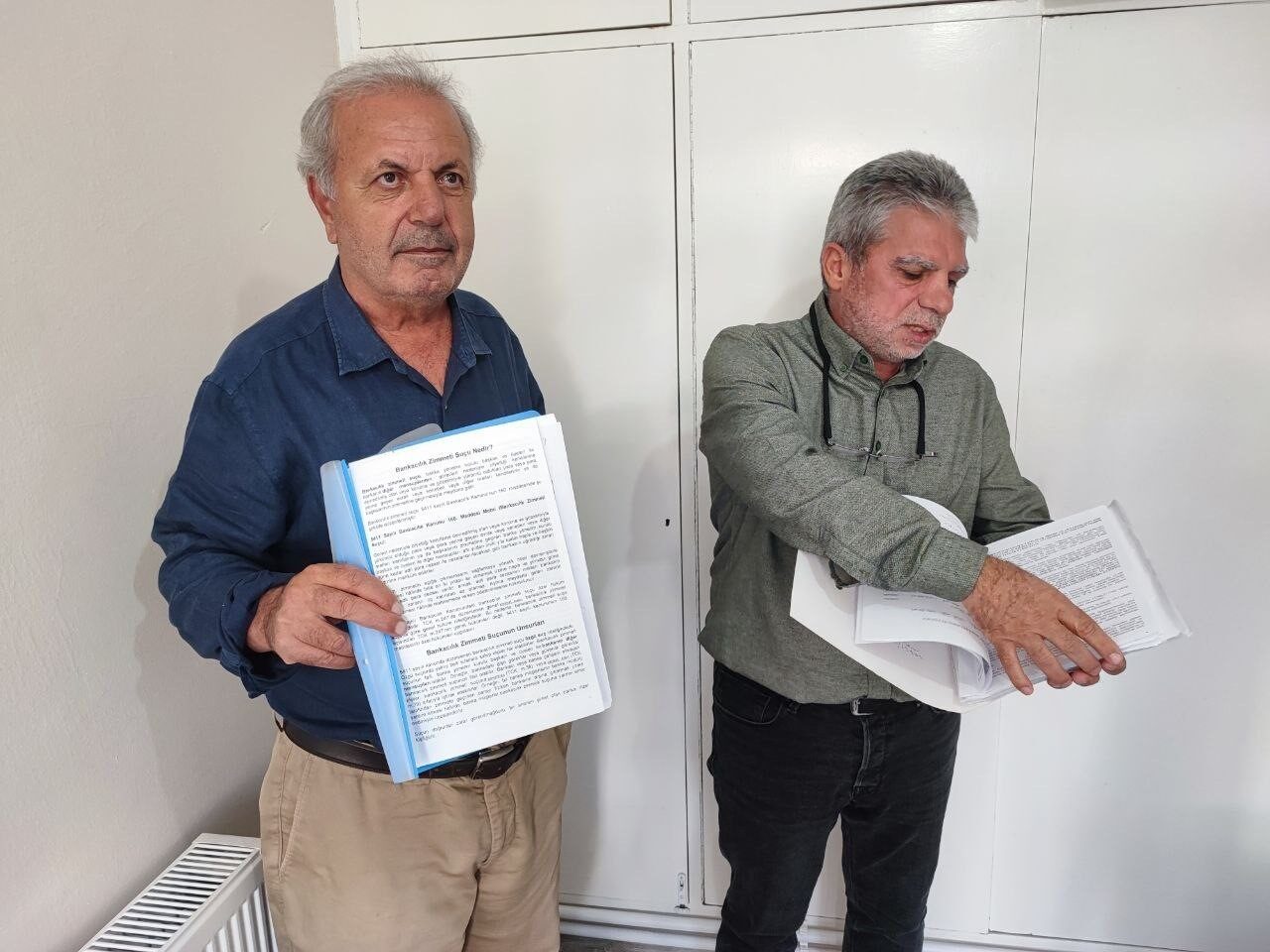 Adana'da Vakıfbank emekli müdür yardımcısı O.O., iki müşterisinin hesaplarından büyük